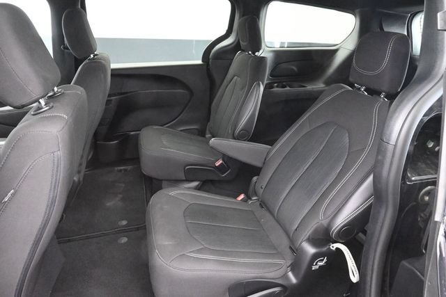 Used 2024 Chrysler Pacifica Touring FWD image 26