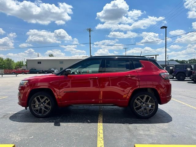 Used 2024 Jeep Compass Limited w/ High Altitude Package image 3