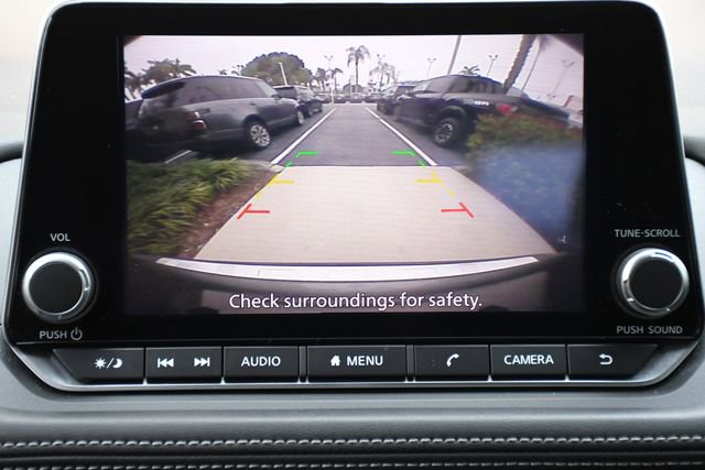 Used 2023 Nissan Rogue SV image 19