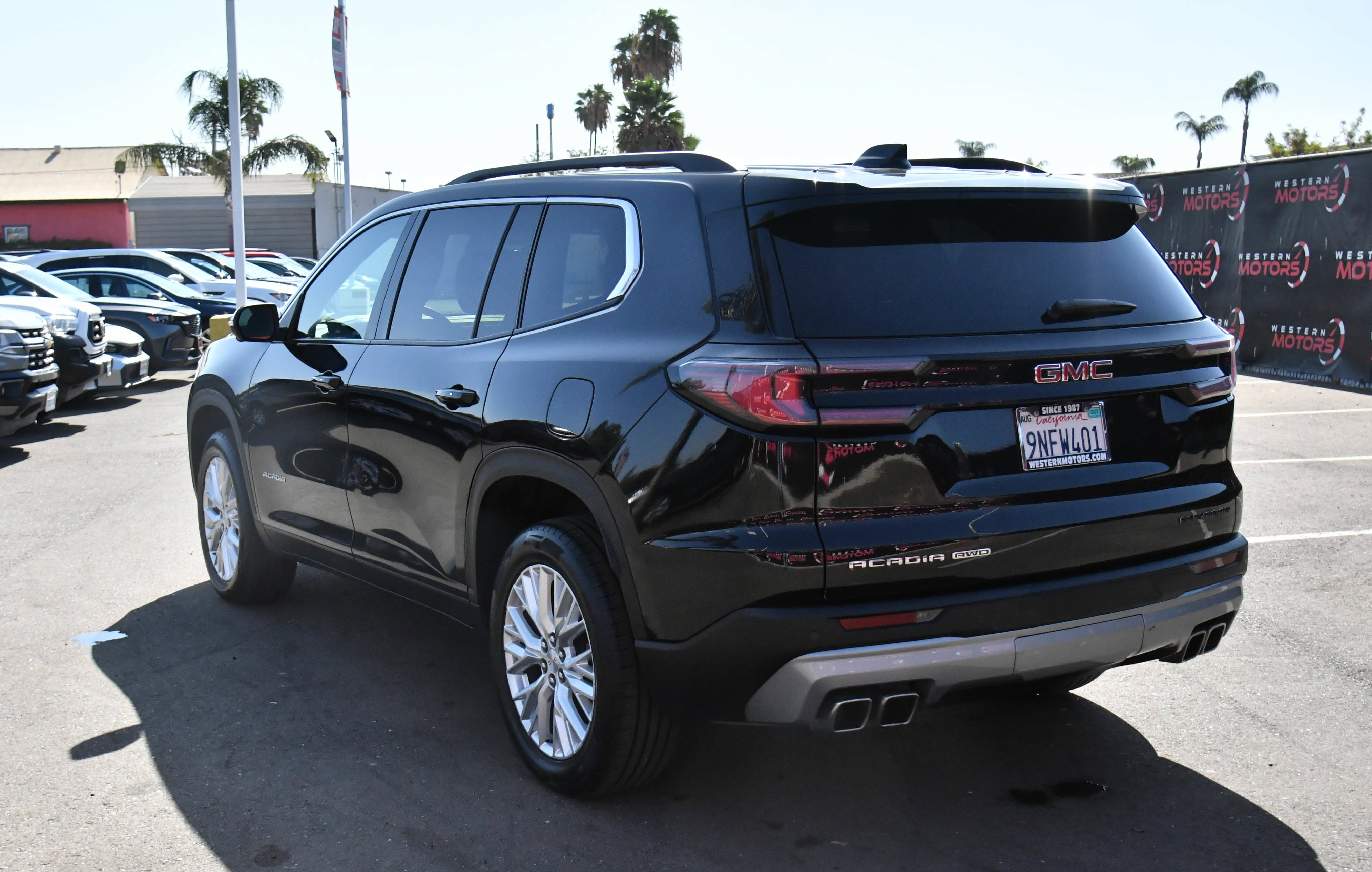Used 2024 GMC Acadia Elevation AWD/4WD image 6