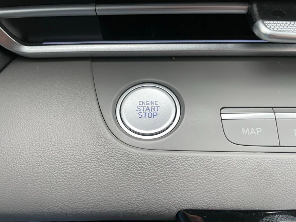 Used 2025 Hyundai Elantra SEL FWD image 47