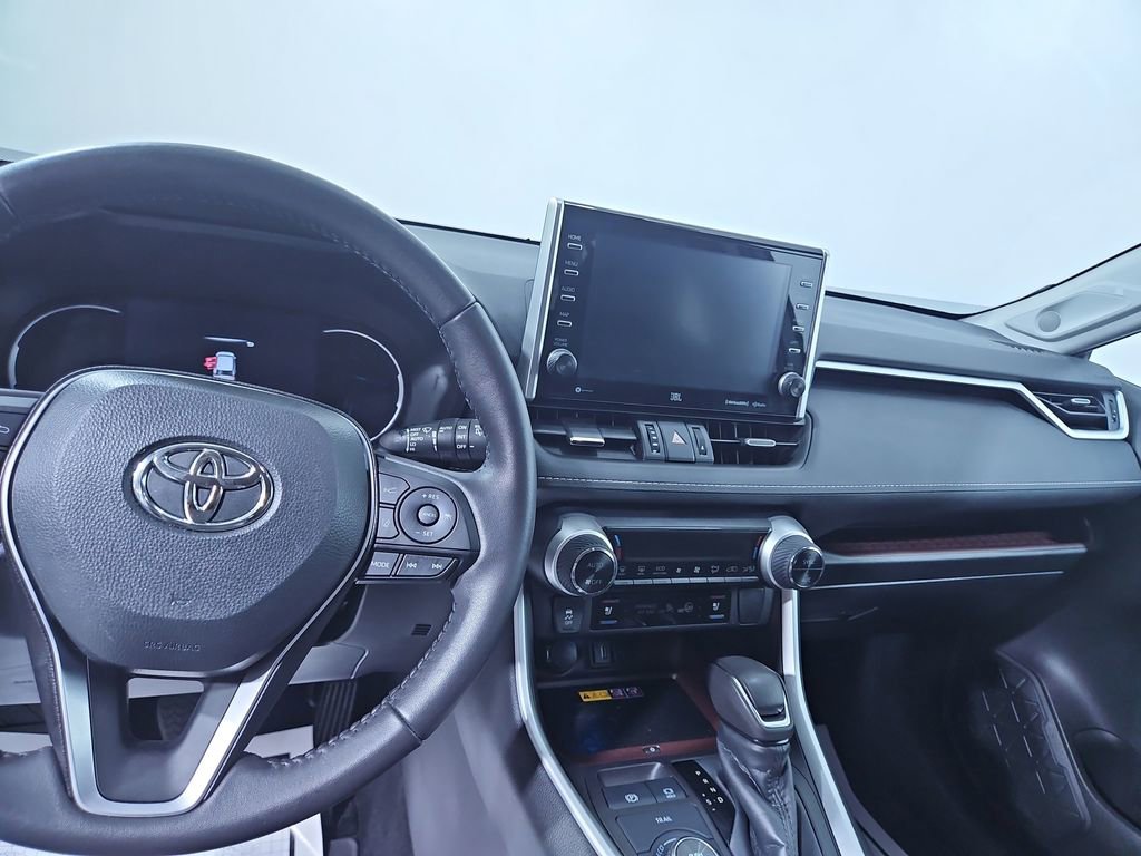Used 2022 Toyota RAV4 Limited image 12