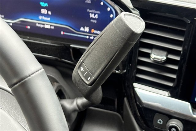 Used 2025 Chevrolet Silverado 1500 LT image 32