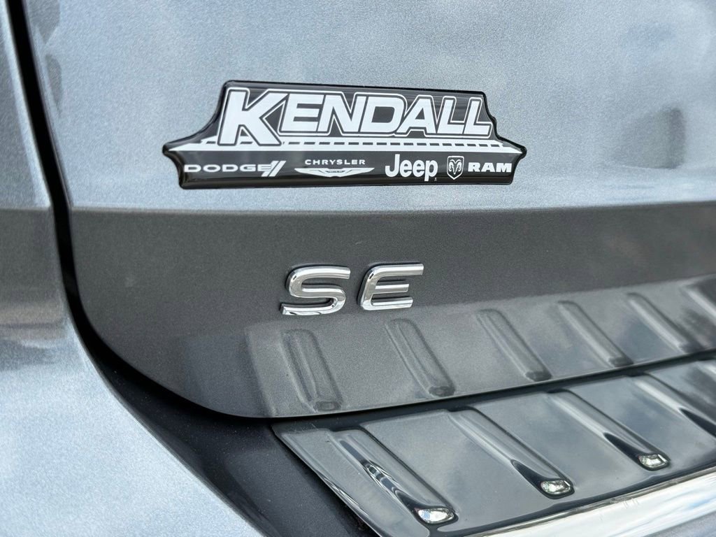 Used 2023 Volkswagen Taos SE w/ Panoramic Sunroof Package image 32