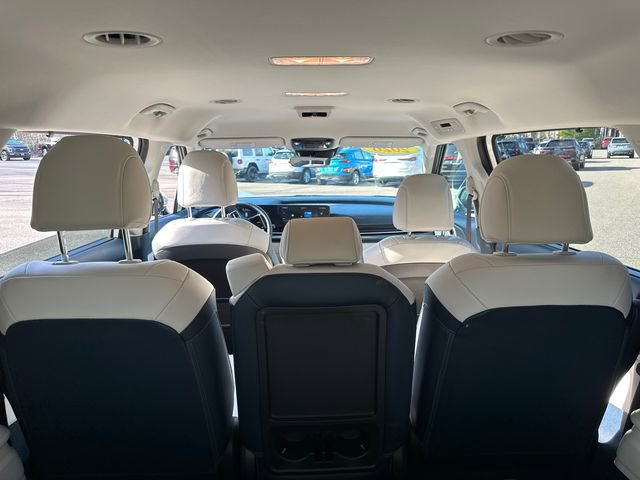 Used 2026 Kia Carnival EX image 14