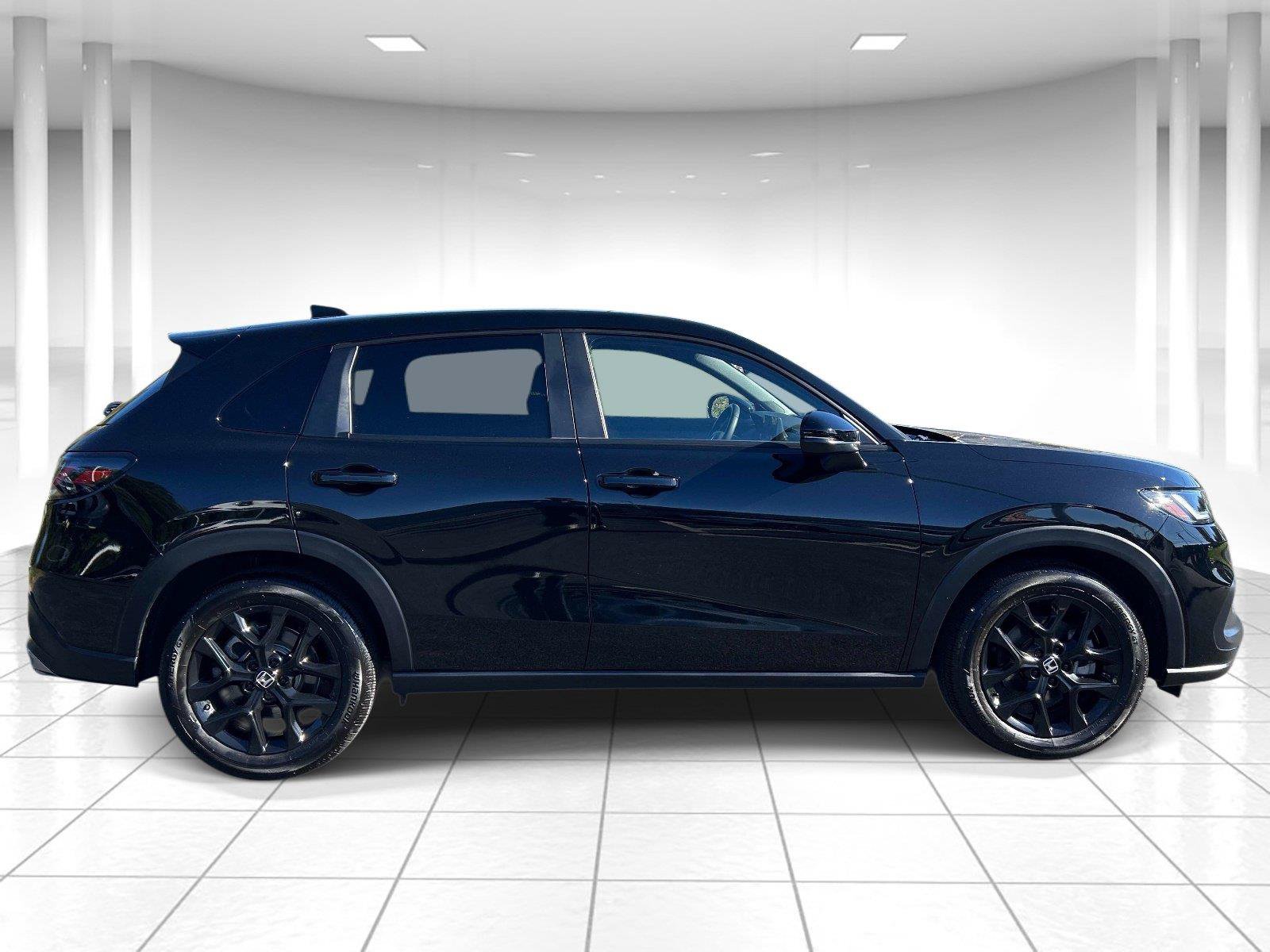 Used 2025 Honda HR-V Sport image 2