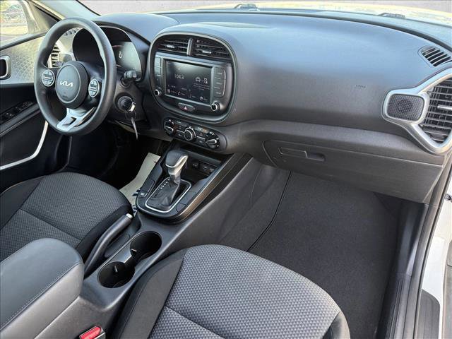 Used 2023 Kia Soul LX w/ LX Technology Package image 13