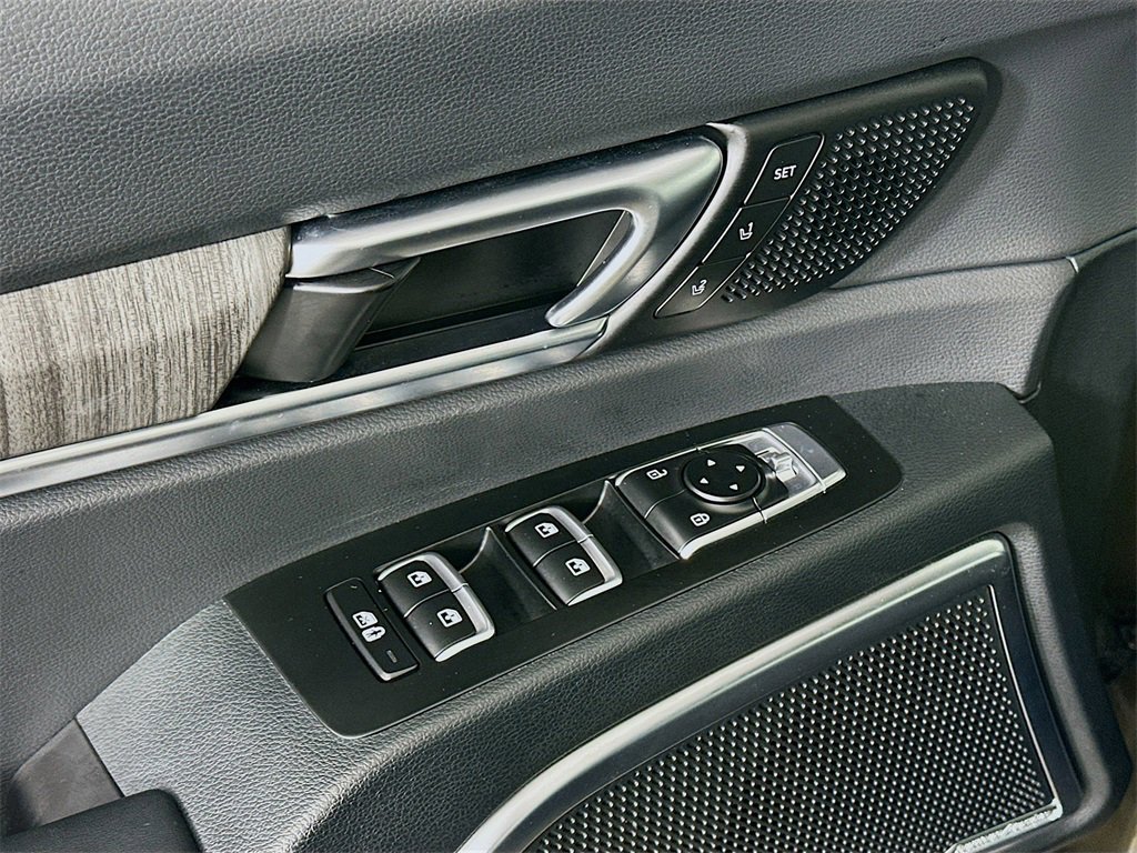 Certified 2024 Kia Telluride SX Prestige w/ Towing Package image 24