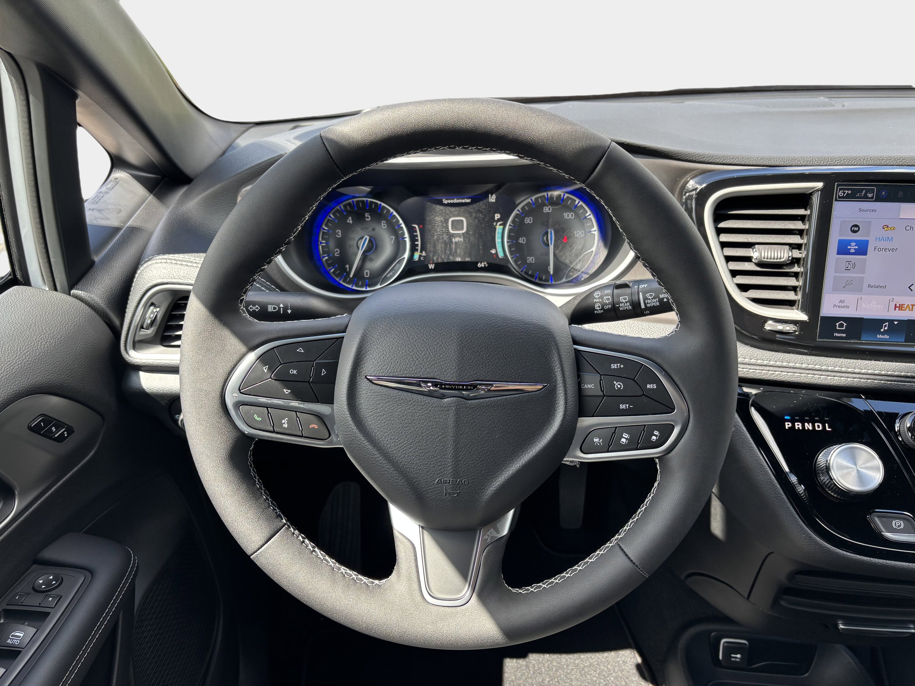 New 2026 Chrysler Pacifica Select image 16