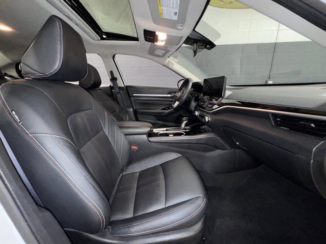 Used 2023 Nissan Altima 2.5 SR w/ SR Premium Package image 14