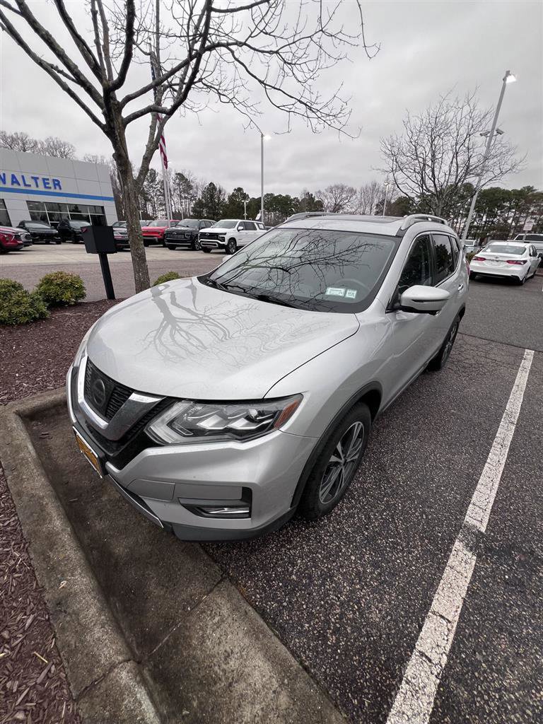 Used 2017 Nissan Rogue SL w/ SL Premium Package image 13