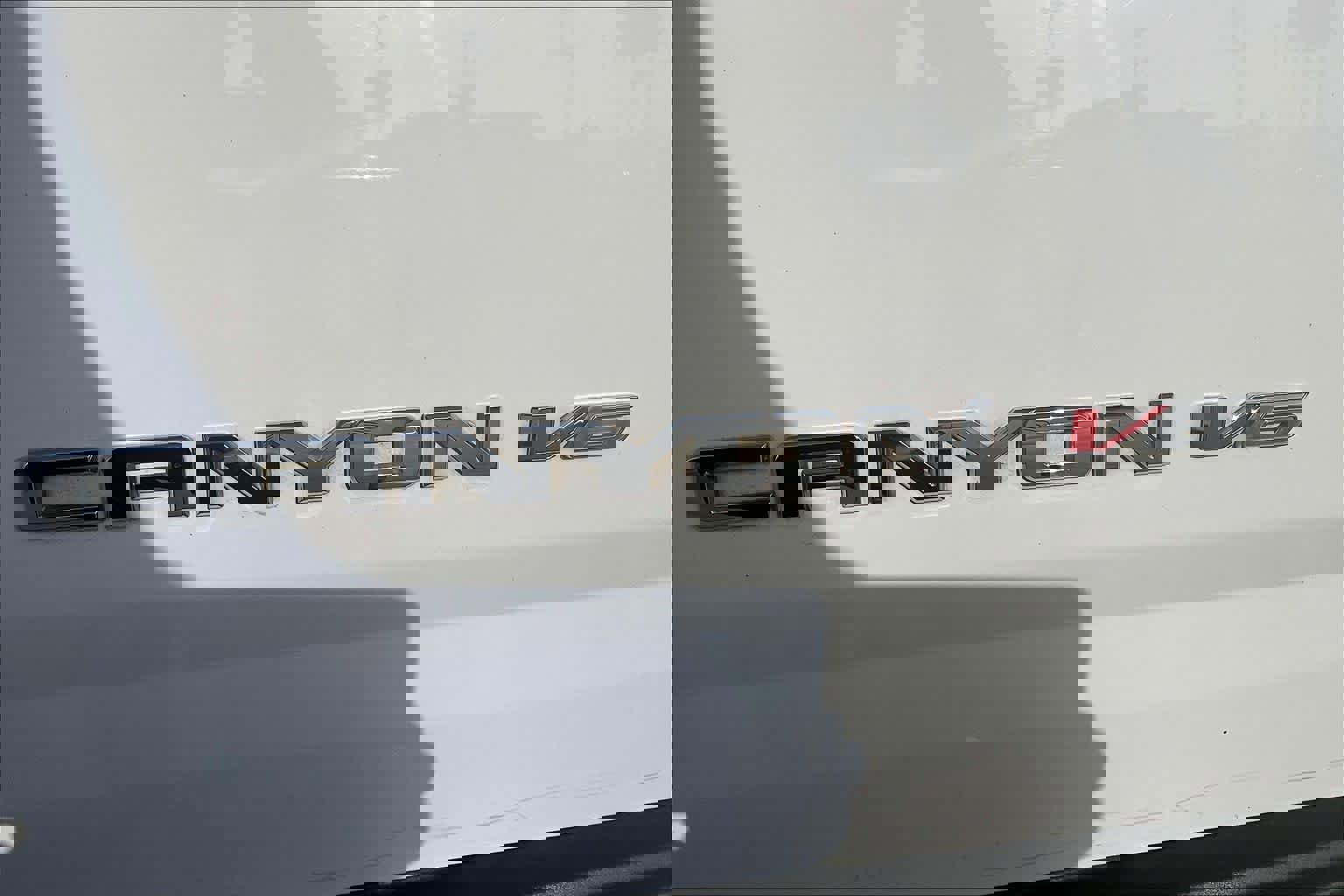 Used 2017 GMC Canyon SLT w/ Driver Alert Package image 10