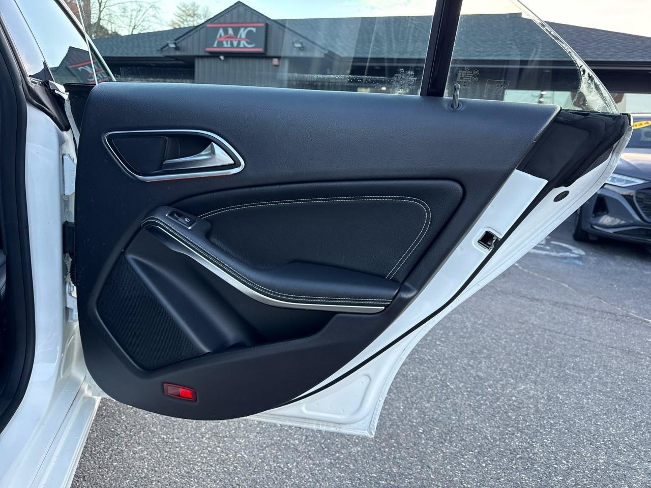 Used 2019 Mercedes-Benz CLA 250 4MATIC image 24