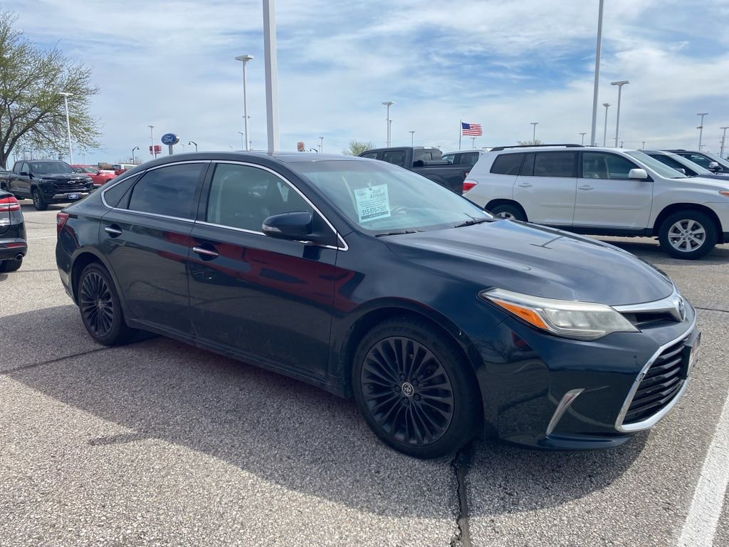 Used 2016 Toyota Avalon Touring FWD image 3