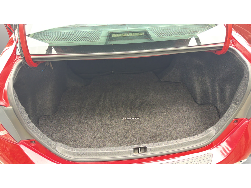 Used 2014 Toyota Corolla LE w/ Body Protection Package FWD image 16
