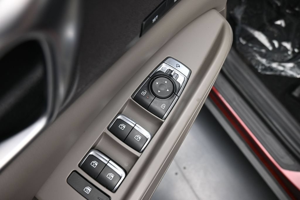 Used 2025 Kia Carnival EX FWD image 17