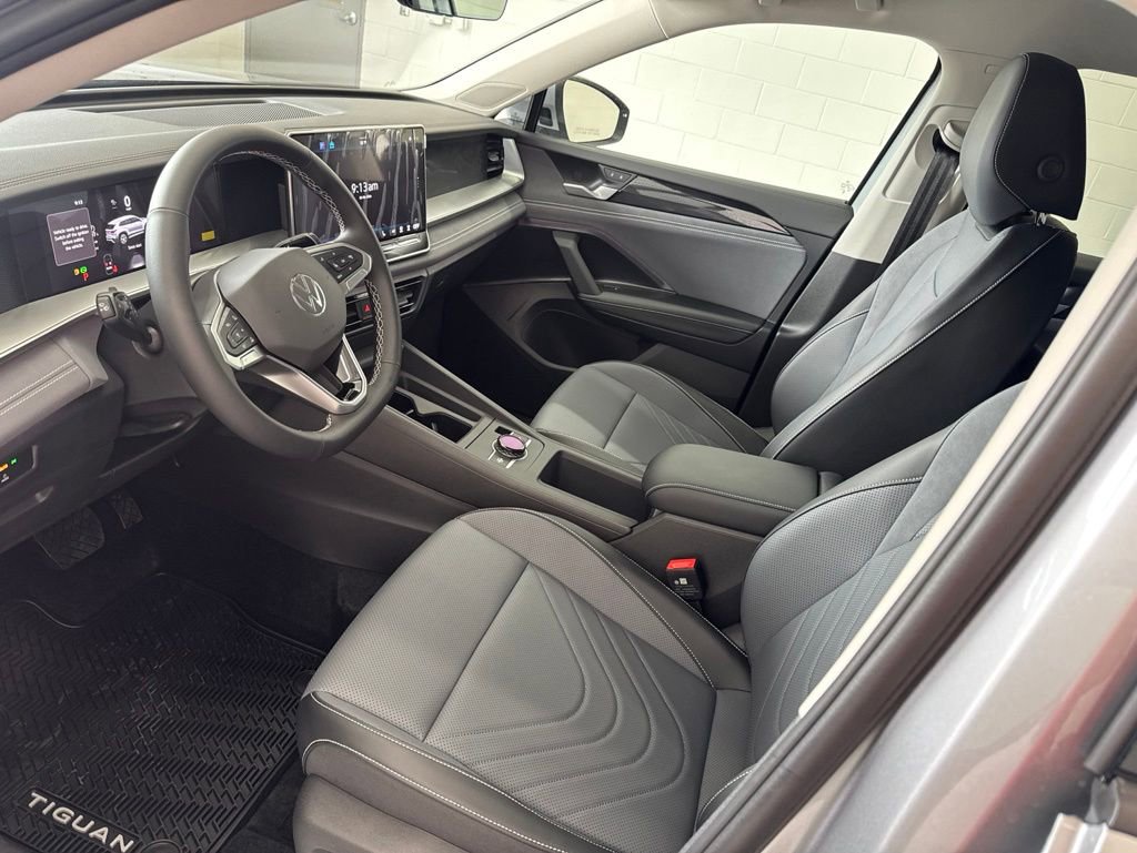 New 2026 Volkswagen Tiguan SE FWD image 25