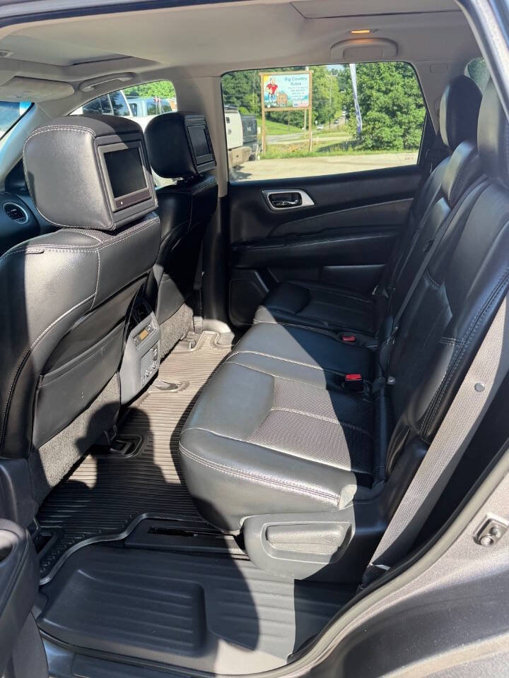 Used 2015 Nissan Pathfinder Platinum w/ Family Entertainment Package FWD image 12