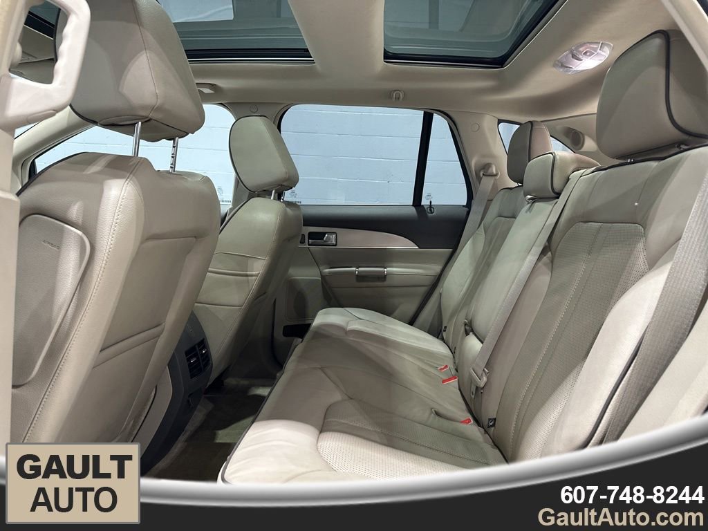 Used 2015 Lincoln MKX AWD w/ Equipment Group 102A image 16