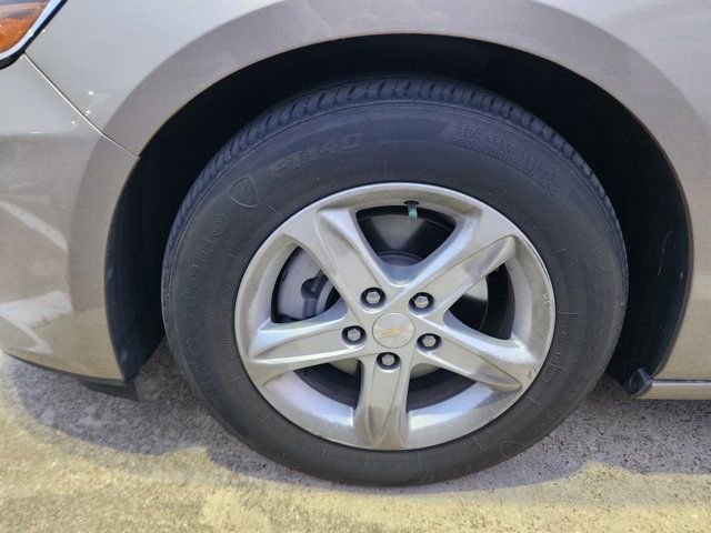 Used 2022 Chevrolet Malibu LS image 9