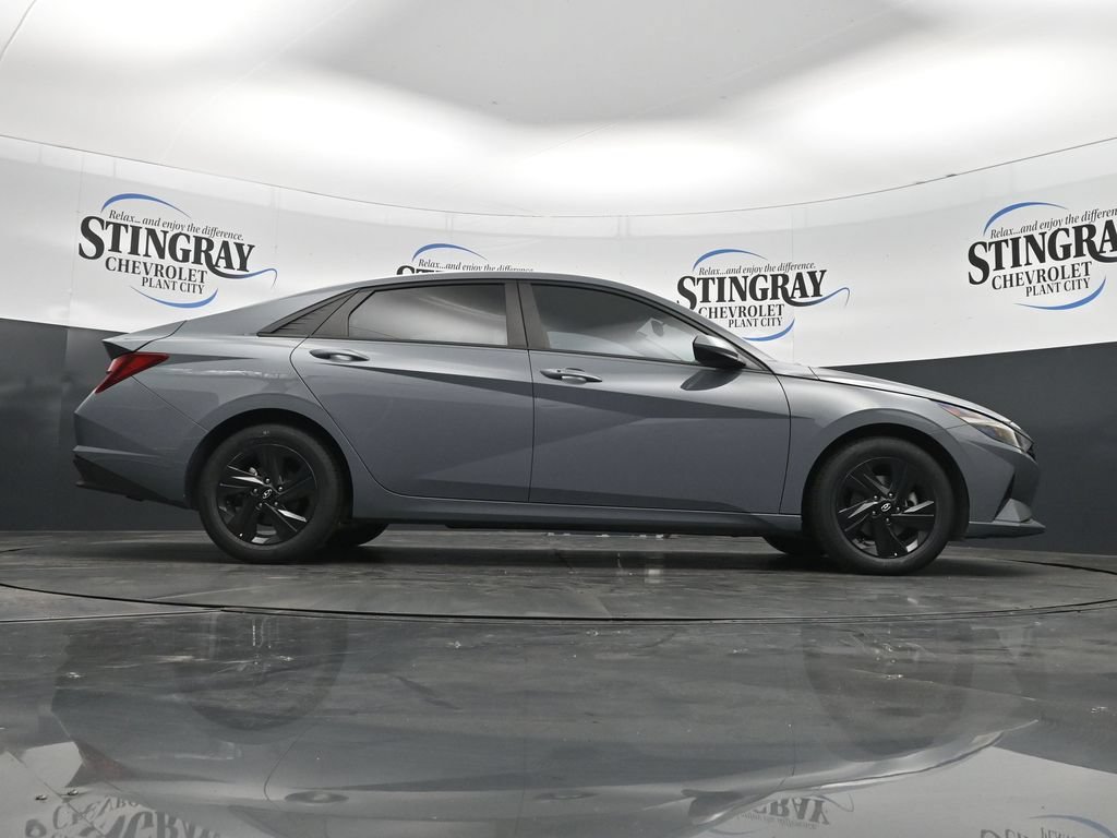 Used 2023 Hyundai Elantra SEL w/ Preferred Accessory Package FWD image 33