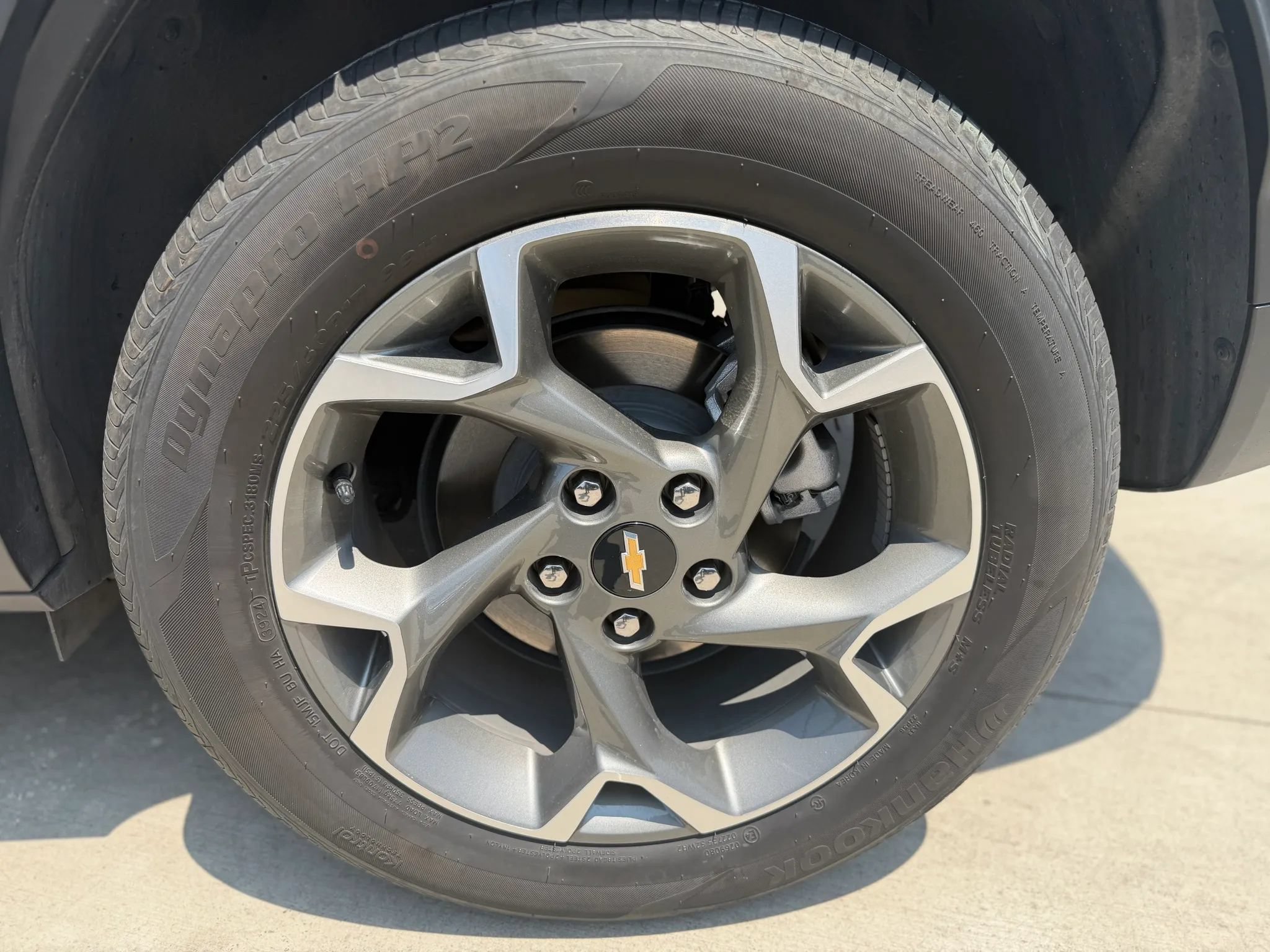 Used 2025 Chevrolet Trax LT FWD image 11