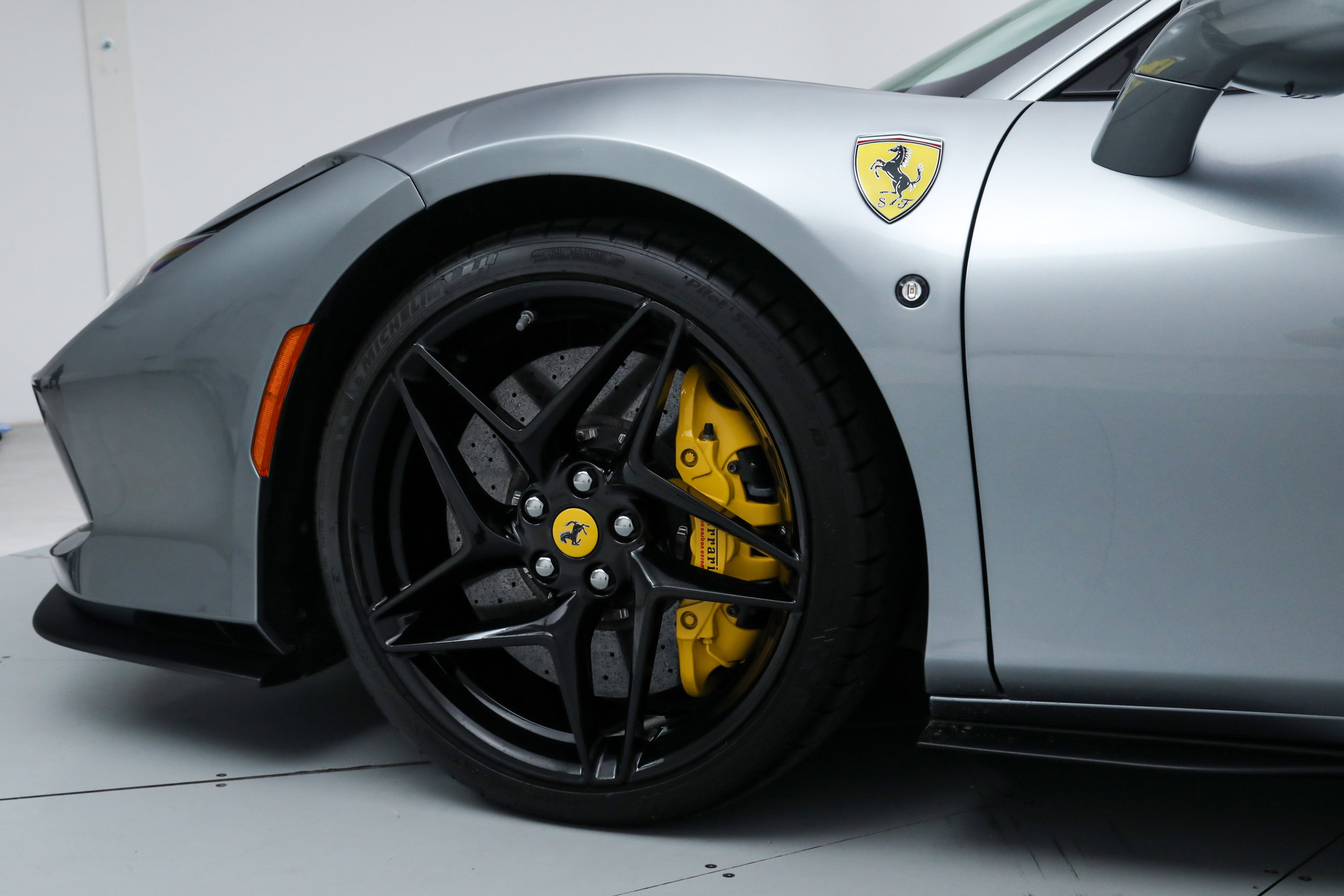 Used 2021 Ferrari F8 Tributo RWD image 15