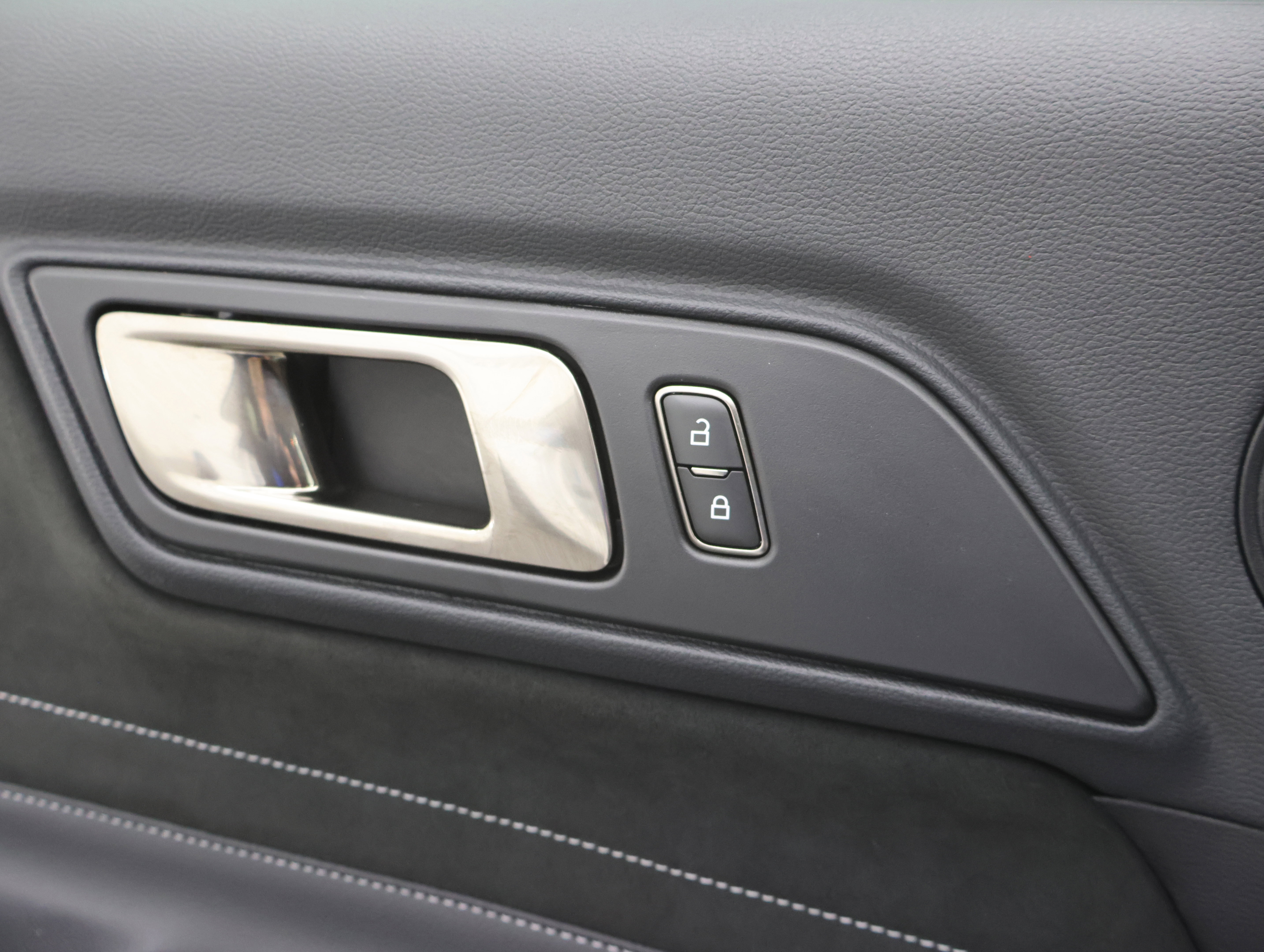 Used 2018 Ford Mustang Shelby GT350 w/ Electronics Package image 36