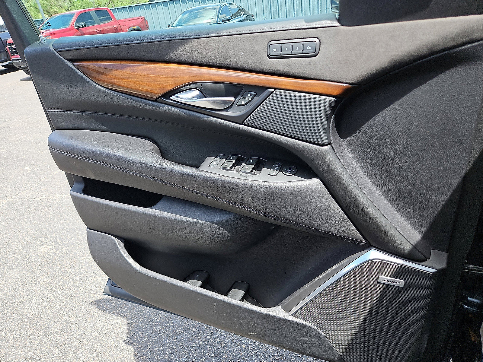 Used 2020 Cadillac Escalade ESV Luxury AWD/4WD image 11