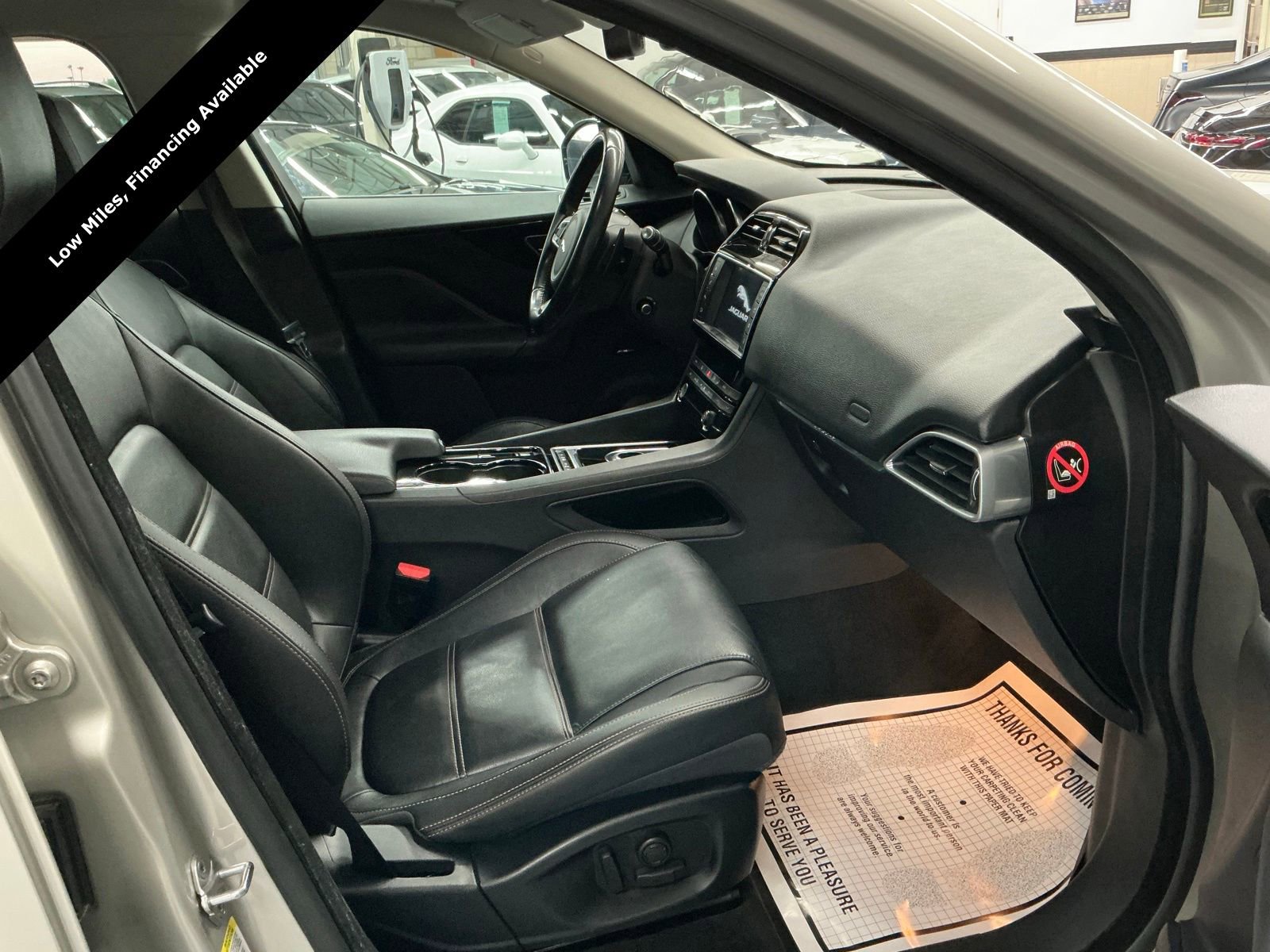 Used 2017 Jaguar F-PACE Prestige image 12