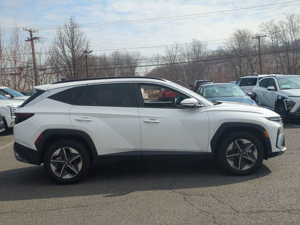 Certified 2025 Hyundai Tucson SEL AWD/4WD image 2