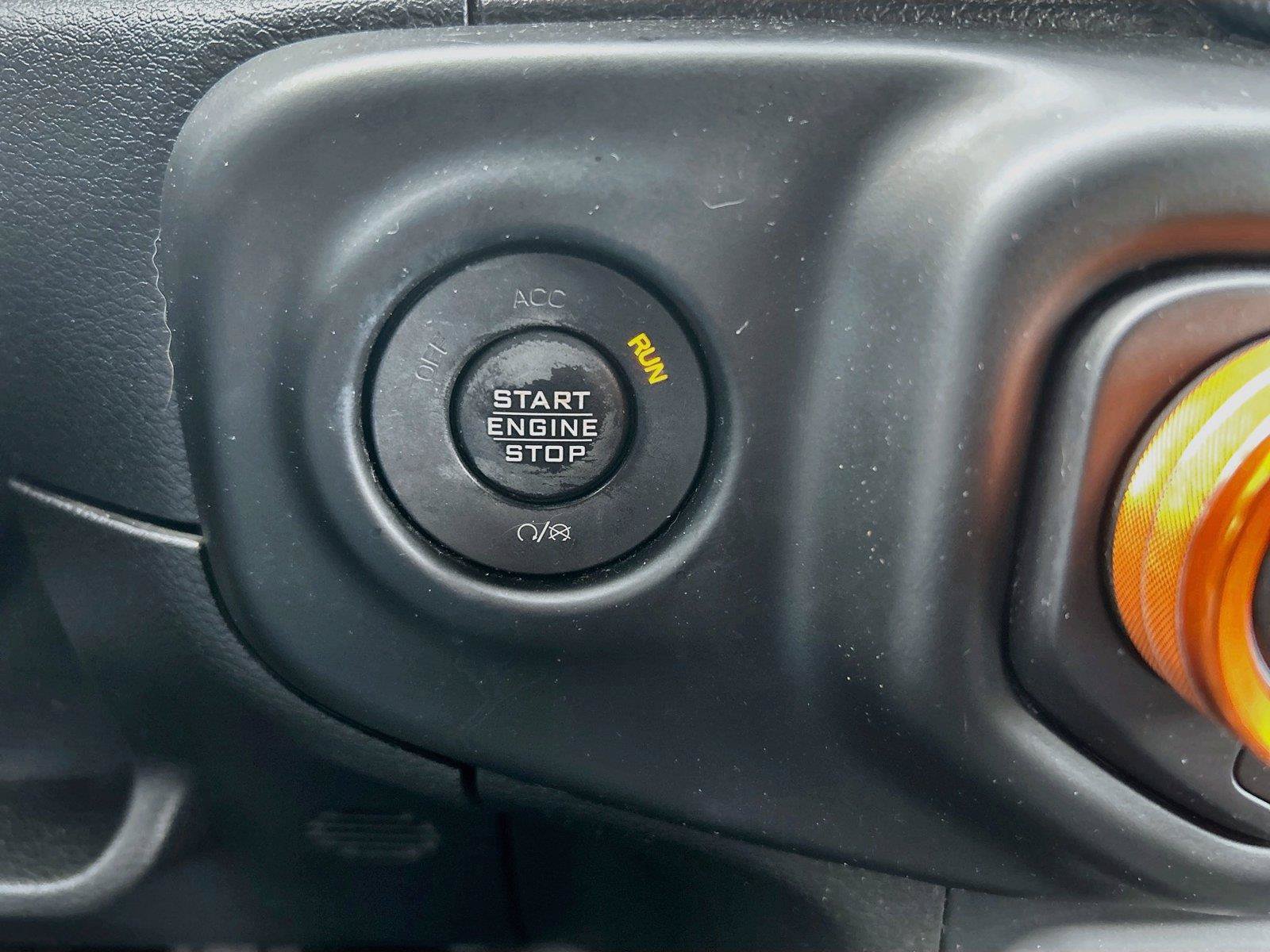 Used 2018 Jeep Wrangler Unlimited Sahara AWD/4WD image 35