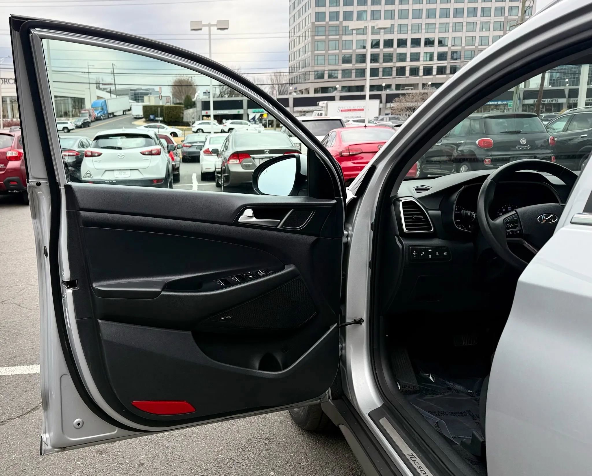 Used 2019 Hyundai Tucson Limited image 9