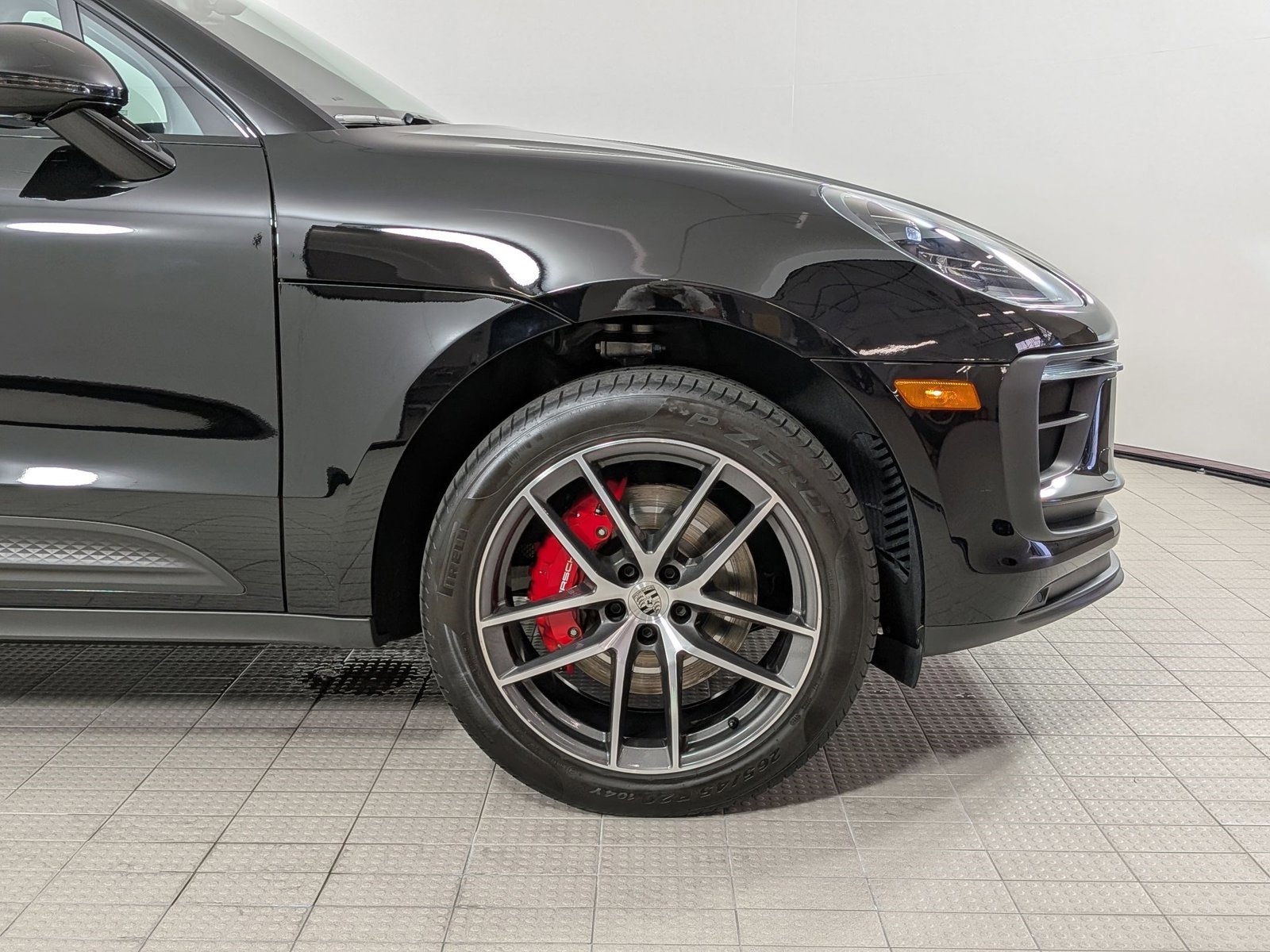 Certified 2025 Porsche Macan S AWD/4WD image 11
