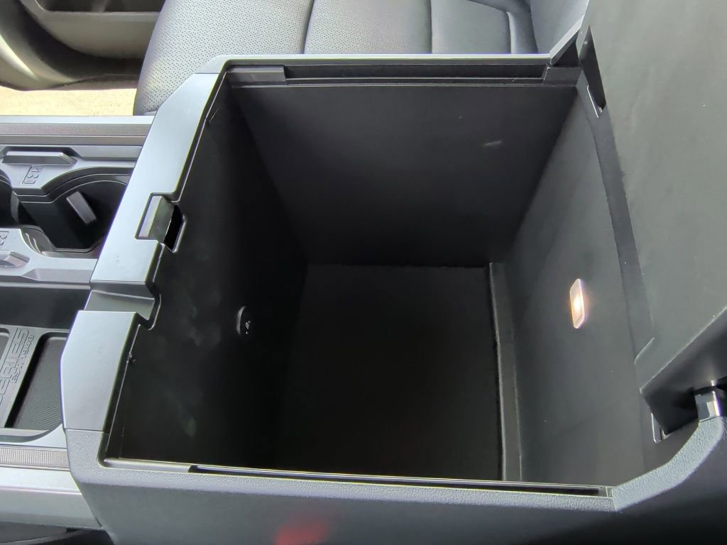 New 2026 Ford F250 Lariat w/ Chrome Package image 37