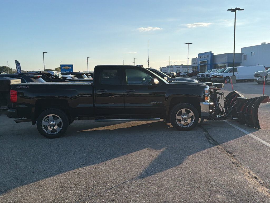 Used 2015 Chevrolet Silverado 2500 LT w/ LT Convenience Package AWD/4WD image 5