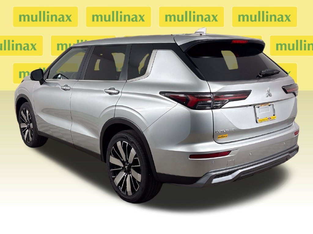 Used 2026 Mitsubishi Outlander SE FWD image 9