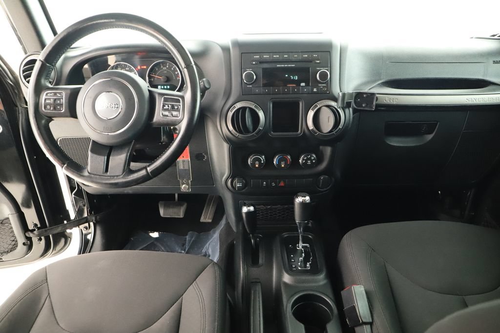Used 2018 Jeep Wrangler Unlimited Sport w/ Connectivity Group AWD/4WD image 18