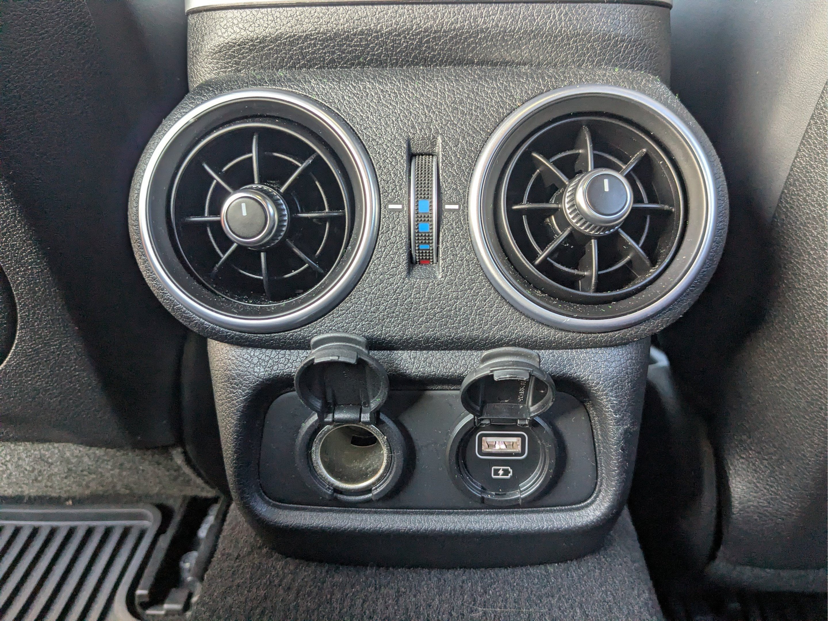 Used 2018 Kia Stinger GT2 AWD/4WD image 15