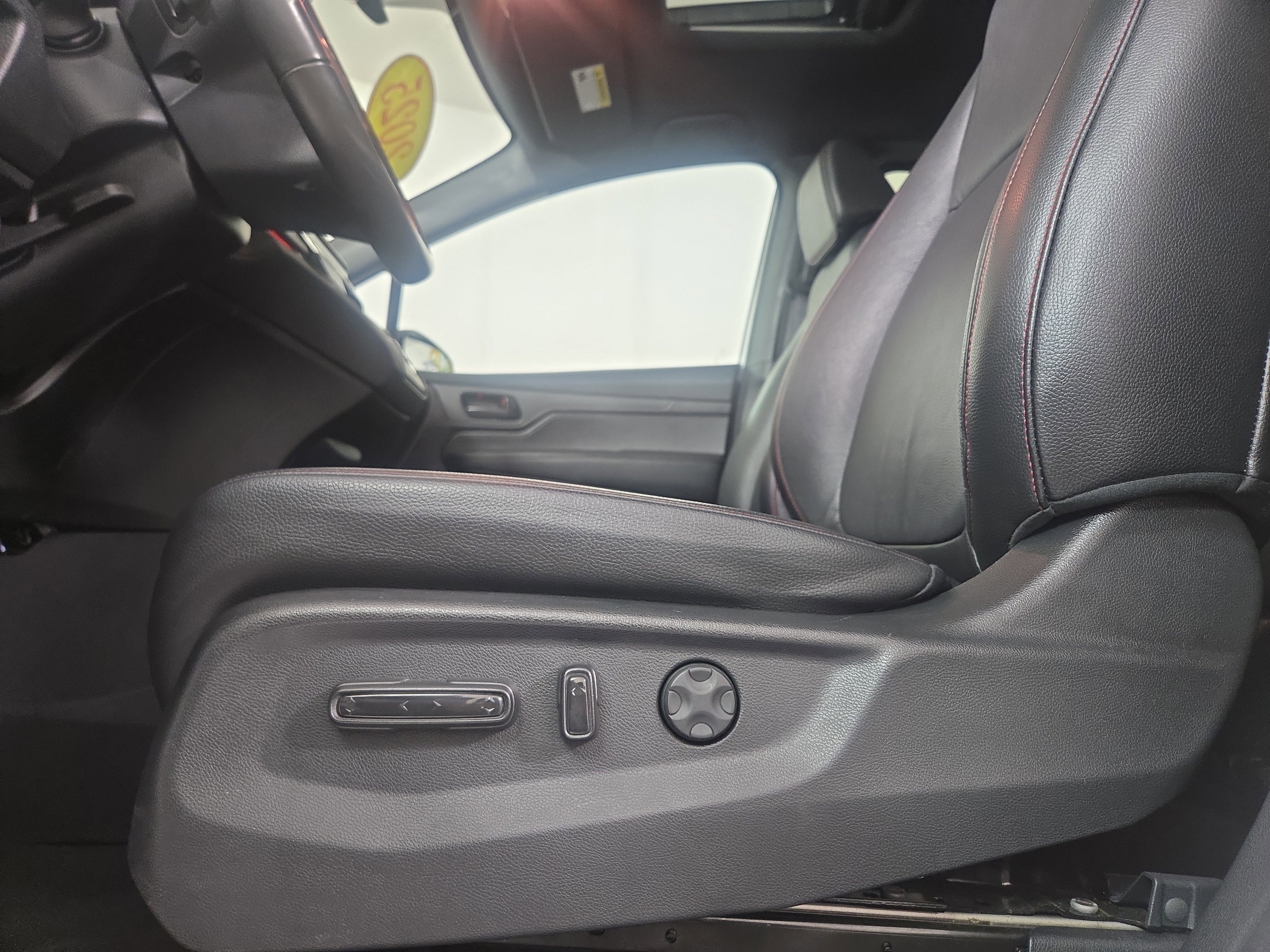 Used 2025 Honda Odyssey Sport-L image 31