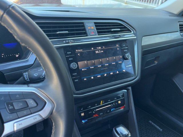 Used 2024 Volkswagen Tiguan SE image 23