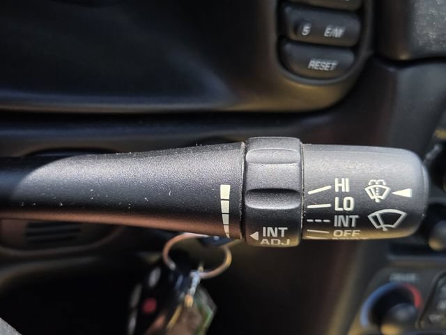 Used 2001 Chevrolet Corvette Coupe w/ Preferred Equipment Group2 RWD image 23