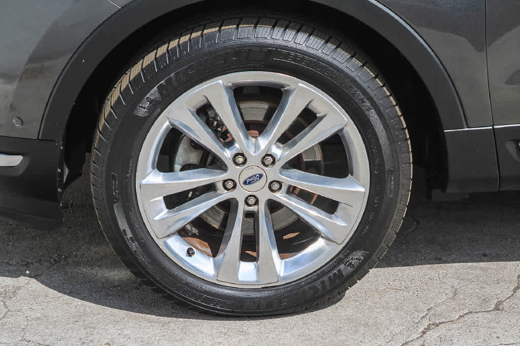 Used 2018 Ford Explorer Limited w/ Equipment Group 301A FWD image 9