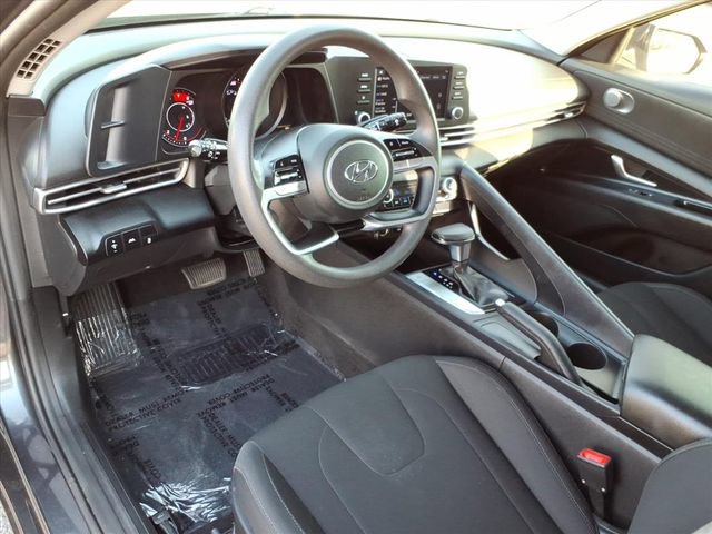 Used 2021 Hyundai Elantra SEL FWD image 3