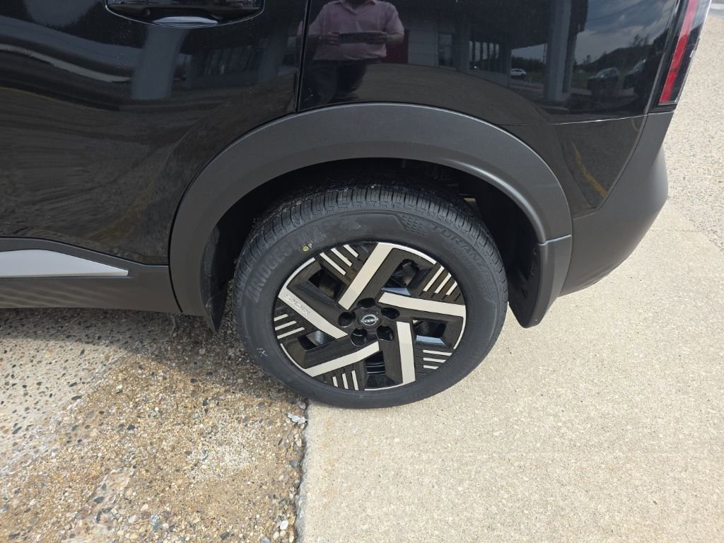 New 2026 Nissan Kicks SV FWD image 11