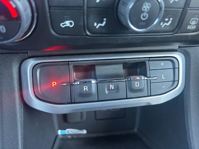 Used 2023 GMC Acadia SLE w/ Driver Convenience Package image 8