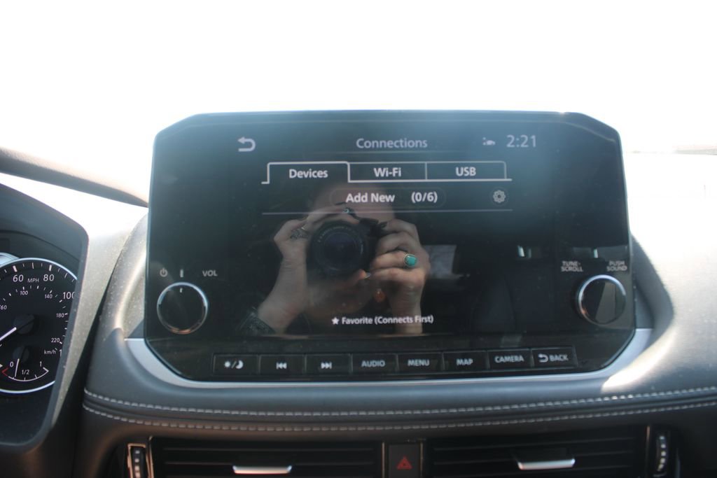 Used 2021 Nissan Rogue SL w/ Premium Package image 32