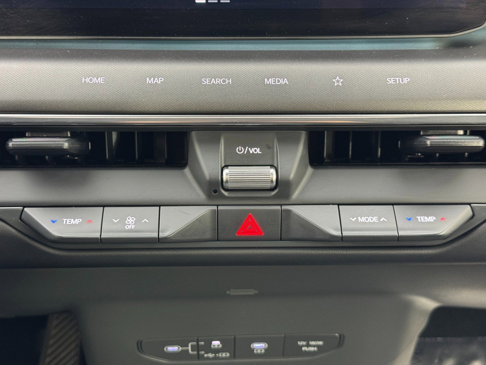 Used 2024 Kia EV9 Land image 34