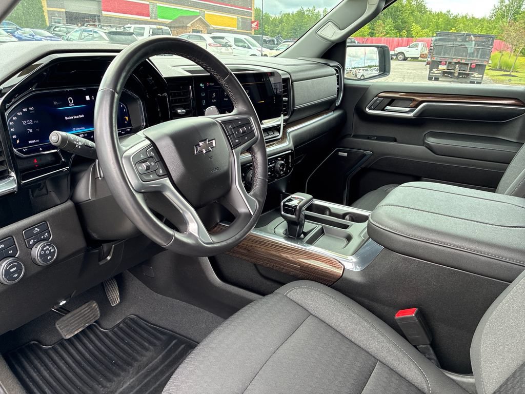 Used 2023 Chevrolet Silverado 1500 RST AWD/4WD image 15