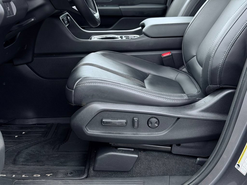 Used 2025 Honda Pilot Touring image 21